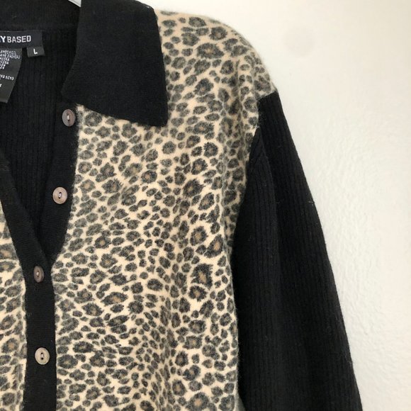 Giraffe Cardigan - Picture 2 of 4